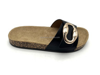 Pantoufles et sandales plates à la mode classique avec boucle design OEM logo personnalisé injection PVC dernières tendances bon marché pour femmes chaussures et sandales pour femmes