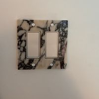 YUSHI Plaque de prise et interrupteur en marbre Calacatta Viola de luxe moderne, avec veinage assorti, pour la décoration de projets design