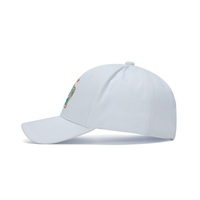 Gorra de Béisbol Estructurada de 6 Paneles, Personalizada y de Lujo, con Logotipo Bordado Multicolor, en Sarga de Algodón Roja, Unisex