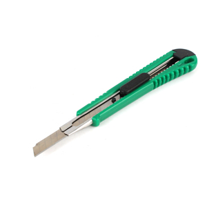 Cutter de sécurité compact et économique de qualité industrielle, lame en acier de 13 mm, bouton-poussoir en caoutchouc, OEM disponible, pour découpe de papier peint - Product Image 5