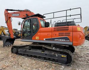 Excavadora Usada Doosan DX300LC de 30 Toneladas con Motor Isuzu y Bomba para Movimiento de Tierras en Subterrenos de Carreteras y Canales Principales de Irrigación - Product Image 1