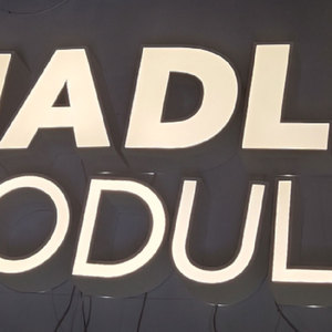 Ánh Sáng Dấu Hiệu Acrylic Neon Dấu Hiệu Kinh Doanh Logo Chiếu Sáng <span class=keywords><strong>LED</strong></span> Tùy Chỉnh Chữ Ký Biển Hiệu Cho Công Ty Kinh Doanh Cắt Tóc Tên - Product Image 4