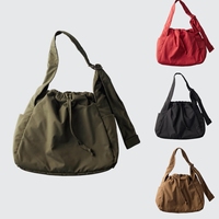 Sac fourre-tout matelassé best-seller grande capacité, sac de voyage à bandoulière avec fermeture à cordon et poches de rangement organisées
