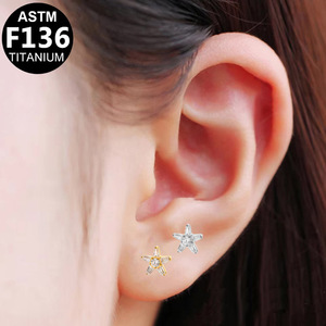 Boucles d'oreilles étoile en titane avec incrustation de cristaux pour piercing d'oreille, cadeau de bijoux - Product Image 3