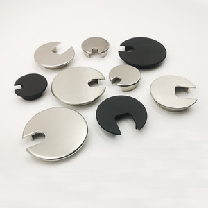 Cache-trou de câblage pour bureau d'ordinateur en alliage de zinc moderne et durable noir/argent mat GQK GW2592401 - Product Image 1