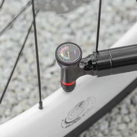 Pompe à vélo haute pression mini CO2 avec valves Schrader/Presta pour vélos de route et de montagne (>160 PSI)