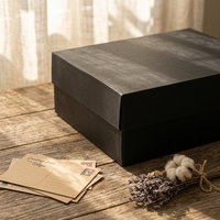 Boîte cadeau à couvercle rabattable noir mat pour vêtements décontractés, carton rigide épais, emballage élégant pour sweat-shirts, vestes et streetwear