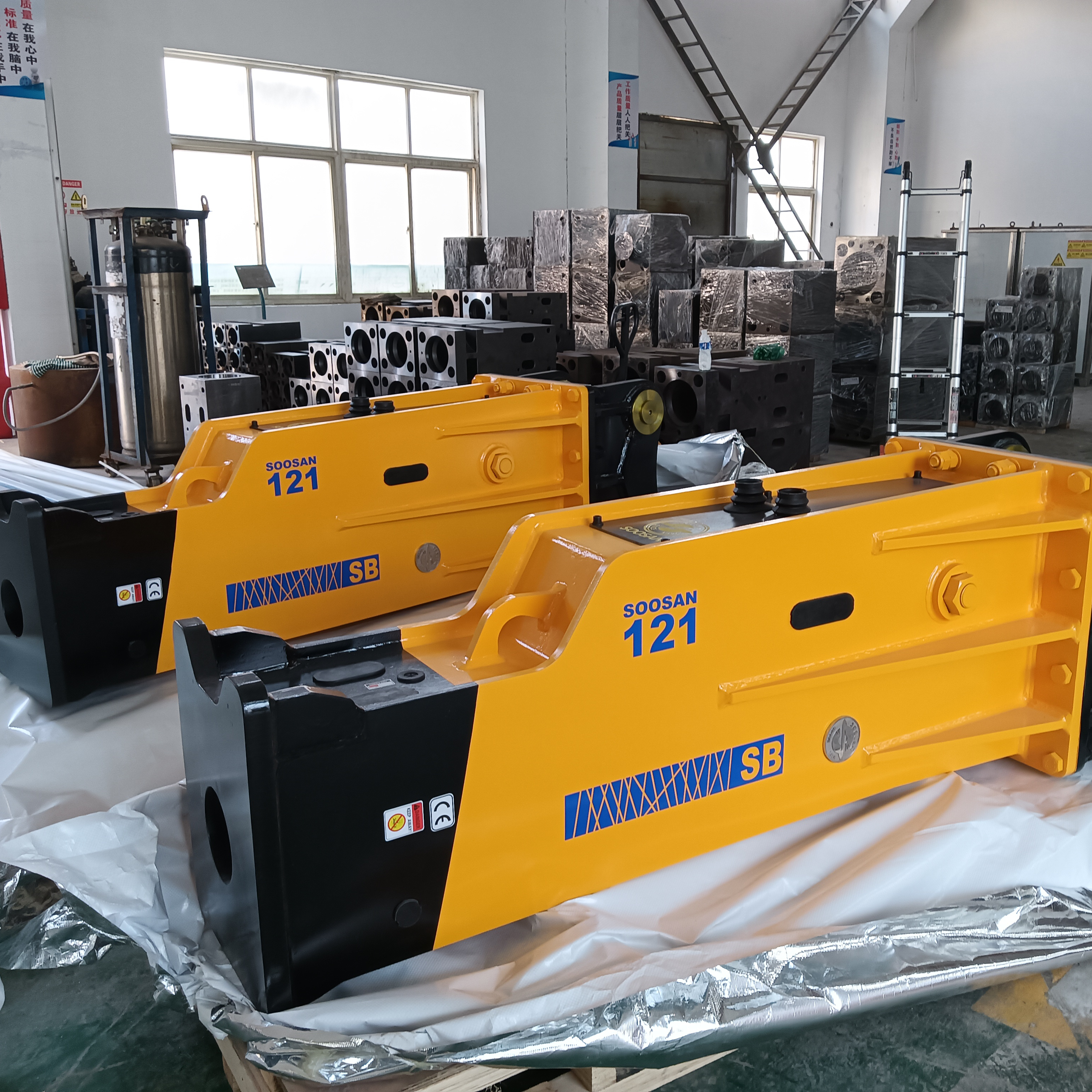 Hydraulic Soosan Jack Hammers - Durable & Powerful Tools