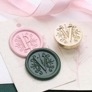Meilleur <span class=keywords><strong>prix</strong></span> 1 pièce Tête de sceau à la cire vintage style européen en laiton, série feuille à motifs et série 26 lettres, pour la décoration - Product Image 4