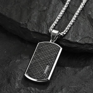 Collier pendentif en acier inoxydable avec chaîne en boîte de 45 cm, forme carrée, cinq diamants sertis, motifs irréguliers en <span class=keywords><strong>plaid</strong></span> - Product Image 4