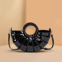 Sac fourre-tout JIOMAY pour femme, en cuir PU ajouré, forme demi-lune, sac à bandoulière avec chaînes métalliques, sac à main magnétique de luxe tendance