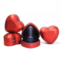 Boîte à bague en forme de cœur avec lumière LED, design diamant rouge personnalisé, intérieur en velours, pour demande en mariage, vente en gros