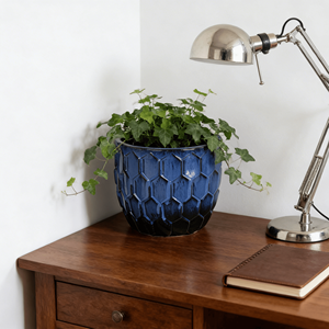 Pot de fleurs en céramique gaufrée émaillée bleu roi dégradé style vintage américain, texture nid d'abeille, écologique et durable pour la maison - Product Image 1