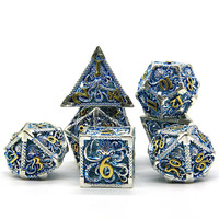 Vente en gros Jeu de dés monstres creux polyédriques en métal cuivré pour donjons et dragons