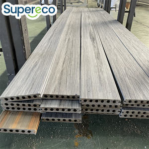 Vente directe <span class=keywords><strong>d</strong></span>'usine de planches de terrasse en bois composite, planches de terrasse durables et imperméables <span class=keywords><strong>à</strong></span> âme creuse pour l'extérieur - Product Image 3
