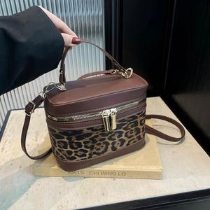 2025 New Fashion <b>Women's</b> PU Leather Crossbody <b>Bucket</b> <b>Bags</b> with Zipper Closure Durable Daily Use Handbags - Product Image 6