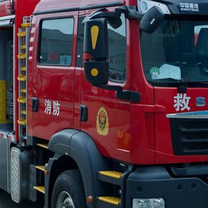 <span class=keywords><strong>Camion</strong></span> de pompiers standard avec moteur haute puissance pour la lutte contre les incendies dans les parcs industriels Euro 3/4/5, moniteur d'incendie avancé <span class=keywords><strong>MAN</strong></span> allemand - Product Image 3