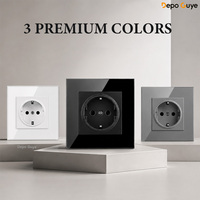 Prise murale standard européenne 4 gangues 16A avec panneau en verre et double ports USB Type-C IP21 Noir pour usage industriel, domestique, hôtelier et hospitalier