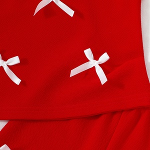 Set Estivo per Bambine con Decorazione a Fiocco, Due Pezzi: Canotta Rossa Senza Maniche e Pantaloncini - Product Image 4