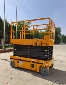 Piattaforma a forbice semovente a batteria di alta qualità per lavori di pulizia in quota - Product Image 6