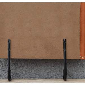 ที่เก็บของติดผนังจากไม้ธรรมชาติและวัสดุ PU พร้อมตะขอโลหะ2อันขนาด9.5x1.75x11.4นิ้วสีน้ำตาล - Product Image 3