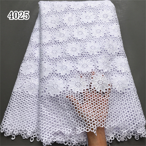 Tessuto in Pizzo Guipure Africano <span class=keywords><strong>Bianco</strong></span> con <span class=keywords><strong>Paillettes</strong></span> di Lusso 2024 Nuovo Pizzo Idrosolubile per Abiti da Sposa Nigeriani 4025 - Product Image 2