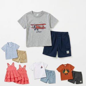 Conjunto de Verano de 2 Piezas para Niños con Estampado Vibrante de Dibujos Animados y Graffiti: Camiseta con Solapa y Falda Superpuesta, Patrón Mixto Aleatorio, Modelo 2026.4 - Product Image 1