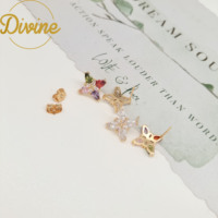 Anting Tusuk Berlapis Emas 18k Laris Manis untuk Wanita Perhiasan Mode Terbaru Anting Tusuk Bunga Semanggi Empat Daun Anting Zirkon Berkualitas Tinggi