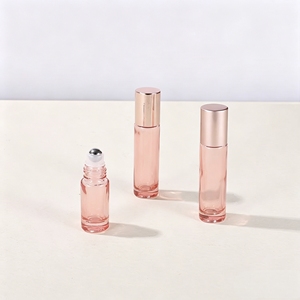 Vente en gros à prix réduit : flacon vide en verre rose doré de 5 ml et 10 ml avec bouchon à bille pour huile de parfum - Product Image 3