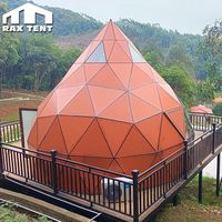 Tente de glamping exclusive en forme de pêche de 6m avec douche et toilettes