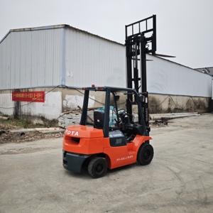 Chariot élévateur diesel Toyota d'occasion 20 tonnes, 3000 kg, 0-1000 heures, avec rapports et inspection vidéo - Product Image 4