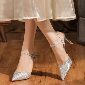 Zapatos de Tacón de Aguja con Punta Puntiaguda y Correa en el Tobillo, con Forro de Satén con Estampado Animal, para Eventos Formales y Uso Diario - Product Image 2