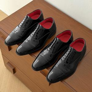 Chaussures habillées en cuir verni pour hommes, dessus brillant, semelle extérieure rouge, bordure cousue, doublure respirante, confort rembourré - Product Image 4