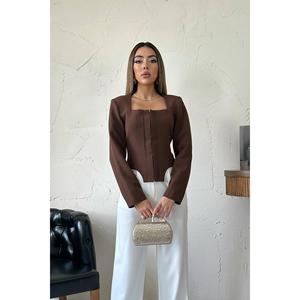 Elegante Chaqueta Marrón para Mujer, Manga Larga, Tejida, Estilo Otoñal, Diseño de Cuello Cuadrado - Product Image 3