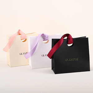 GLAMPKG grosir Premium dipersonalisasi tas kertas kustom Logo dicetak perhiasan hadiah kemasan tas kertas dengan pita - Product Image 2