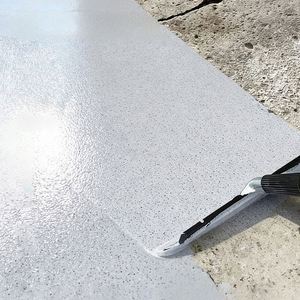 Peinture liquide pour sols en polyurée, application par pulvérisation, pour usage extérieur et intérieur, résistante aux UV - Product Image 6