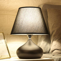 Lampe de table scandinave créative en tissu noir pour salon, lampe de chevet tactile simple et romantique pour chambre à coucher