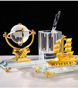 Set di portapenne in vetro di cristallo da tavolo stile 2025 moda metallo cavallo aquila decorazioni laurea regali UV incisione - Product Image 2