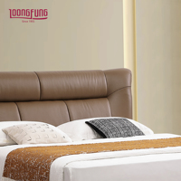 Lit LOONGFUNG en cuir pleine fleur doux et respectueux de la peau, avec sommier à lattes en pin séché au four et tête de lit rembourrée en mousse, mobilier de chambre d'hôtel