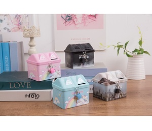<span class=keywords><strong>Tirelire</strong></span> en métal en forme <span class=keywords><strong>de</strong></span> maison avec logo personnalisé pour enfants, vente en gros, boîte à monnaie en étain pour économiser <span class=keywords><strong>de</strong></span> l'argent - Product Image 1