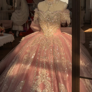 ชุดเดรสสีชมพูหรูหราสำหรับงาน Quinceanera แบบเจ้าหญิง ประดับด้วยลูกไม้หวานๆ ชุดราตรีสำหรับงาน Sweet 16  ชุดราตรีงานวันเกิดแบบสั่งตัดได้ รุ่น Xs126 - Product Image 6
