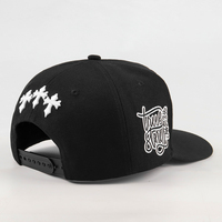 Casquettes Snapback et Casquettes de Baseball Structurées à 5 Panneaux Personnalisées avec Broderie 3D et Bordure en Strass sous la Visière – Vente en Gros