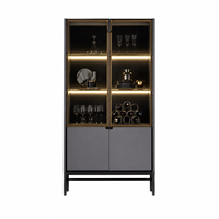 Meuble de cuisine moderne en acier inoxydable gris avec panneau lumineux LED, rangement en bois et portes vitrées pour l'ameublement de la maison
