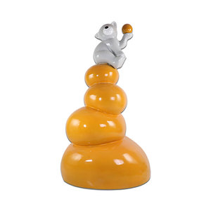 Sculpture d'ours coquin en fibre de verre, design contemporain, à poser au sol, pour salon, entrée ou hall d'exposition - Product Image 5