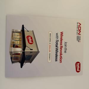 Carpeta de Presentación Personalizada A4 con Sobre para Empresa y Diseño de Propuesta de Una Página Dorada, Impresa en Offset, Papel Couché - Product Image 1