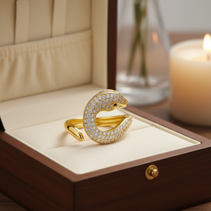 Anillo Serpiente de Oro de 18K Opulento con Diseño Serpentino Fluido y Micro Pavé Engastado a Mano para Joyería de Lujo Diaria - Product Image 4