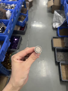 Imán Redondo <span class=keywords><strong>de</strong></span> <span class=keywords><strong>Neodimio</strong></span> Superpotente con Pernos <span class=keywords><strong>de</strong></span> Rosca Macho M6, Imán <span class=keywords><strong>de</strong></span> Montaje <span class=keywords><strong>de</strong></span> Tierras Raras <span class=keywords><strong>de</strong></span> Alta Resistencia <span class=keywords><strong>de</strong></span> 150 lb con Espiga - Product Image 5