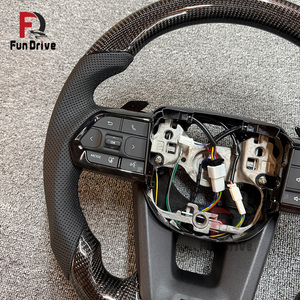 Volante Deportivo Personalizado de Fibra de Carbono para Toyota Land Cruiser LC300 LC200 Prado 120 150 LC76 FJ70 FJ79 FJ200 LC79 Piano - Product Image 3