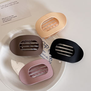 डकबिल पकड़ के साथ आरामदायक घुमावदार रेसिन बाल क्लिप और मजबूत दांतों के लिए नए फ्लैट गोलाकार खोखले डिजाइन - Product Image 3