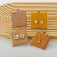 Pochette à bijoux personnalisée en gros, de qualité supérieure, de forme carrée, avec 2 trous pour cartes, pour présentation de boucles d'oreilles et colliers en magasin